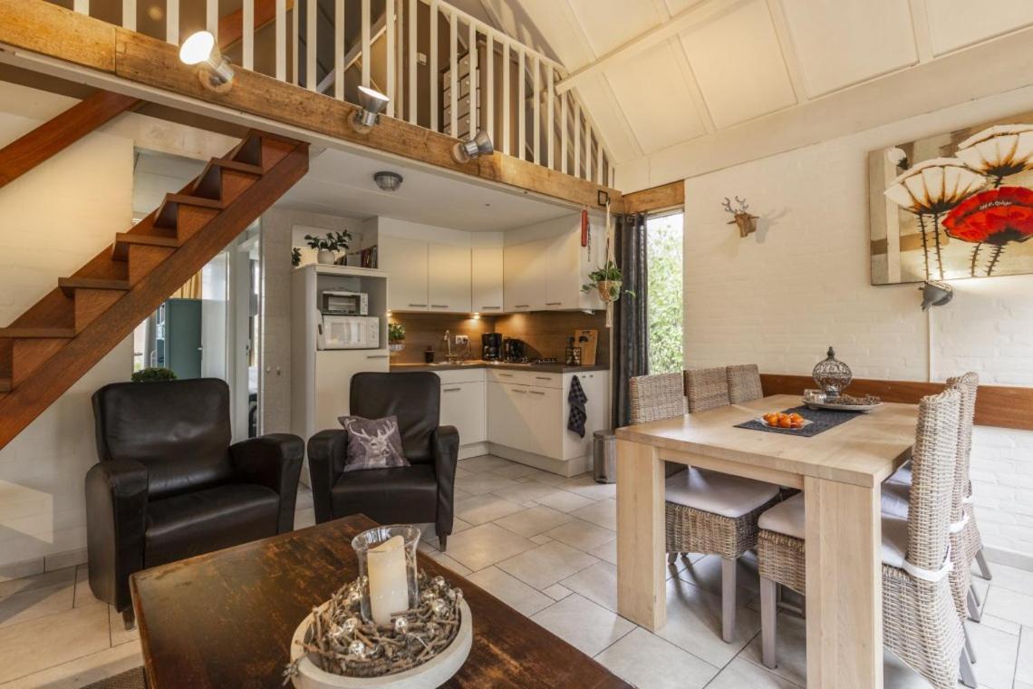 Rustig Gelegen Woning In Het Groen Nr 140 シンペルフェルト エクステリア 写真
